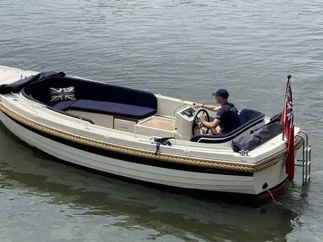 Interboat 22