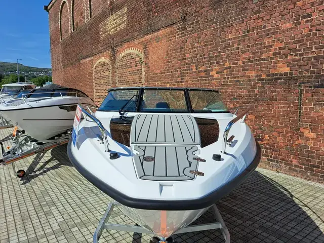 Flipper Boats 650 DC