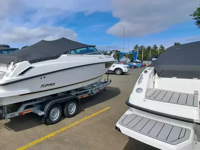 Flipper Boats 700 DC