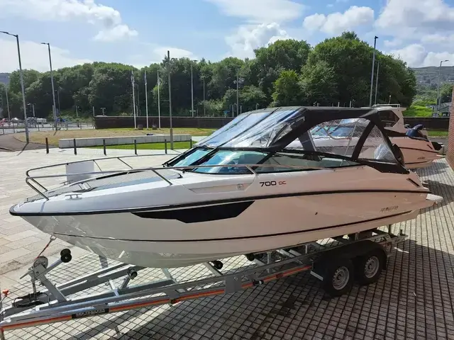 Flipper Boats 700 DC