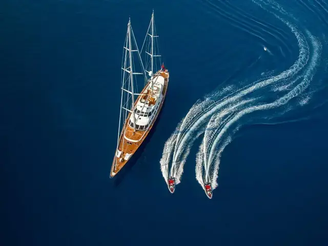 Perini Navi 46m