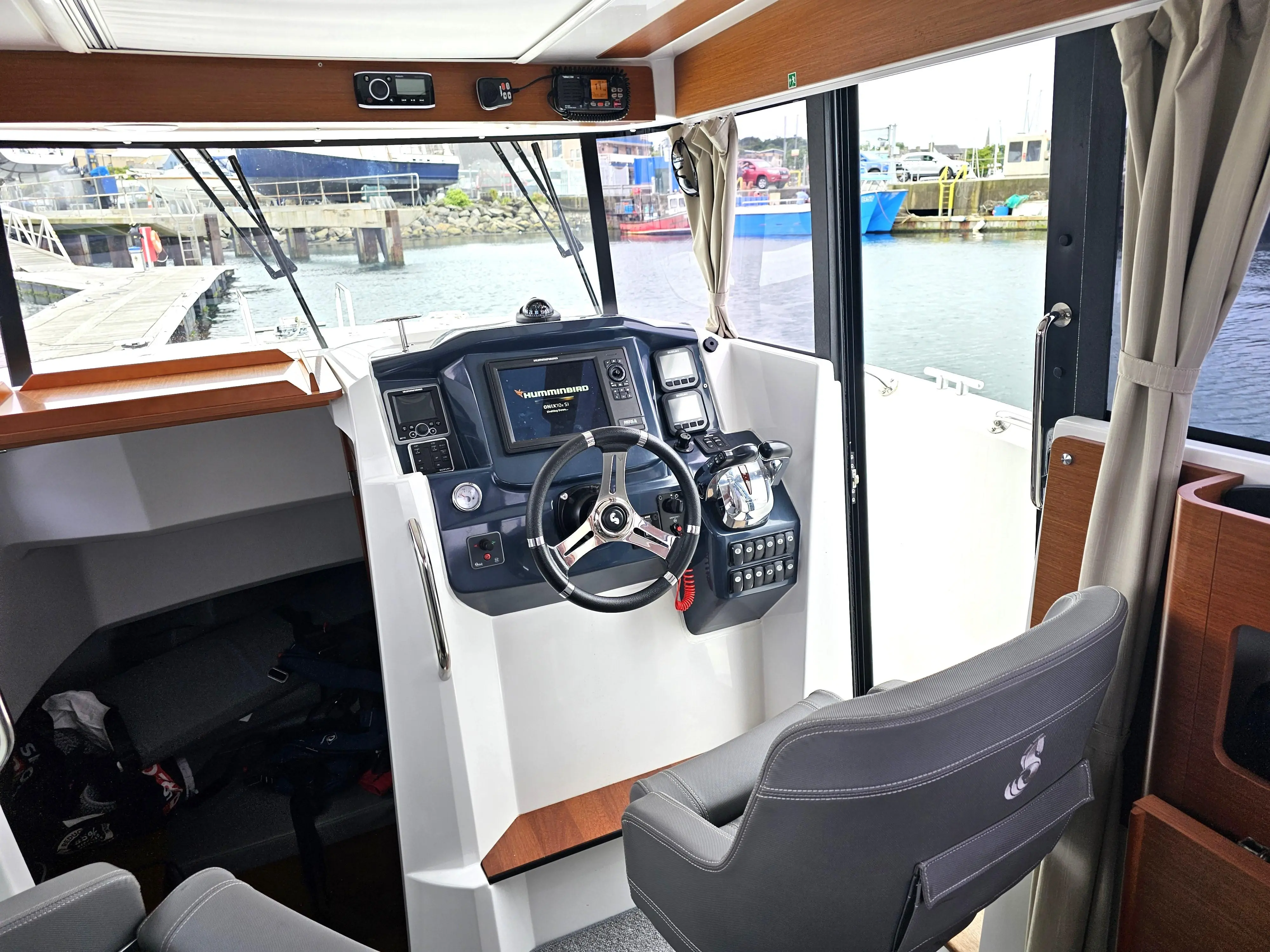 2015 Beneteau barracuda 9