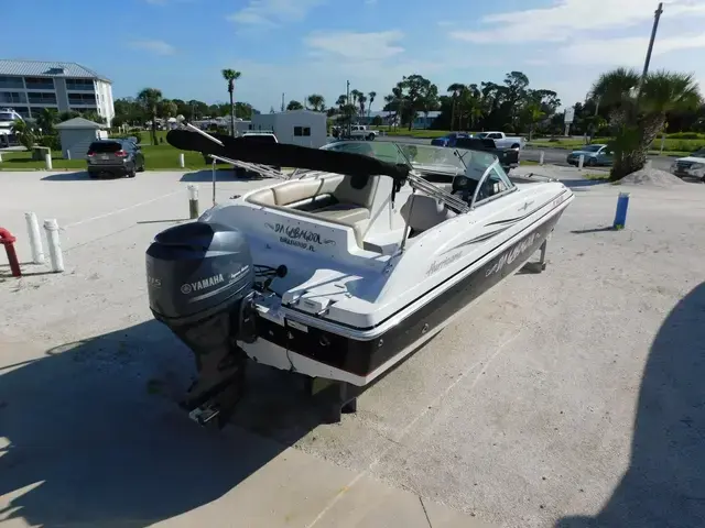 Hurricane Sundeck 187