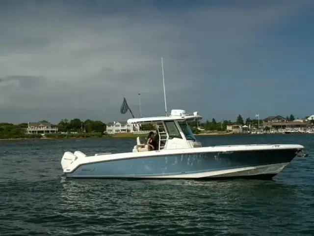 Boston Whaler 330 Outrage