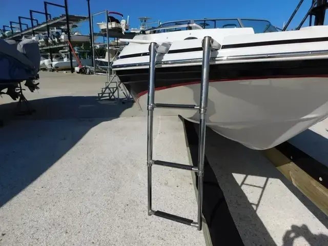 Hurricane Sundeck 187