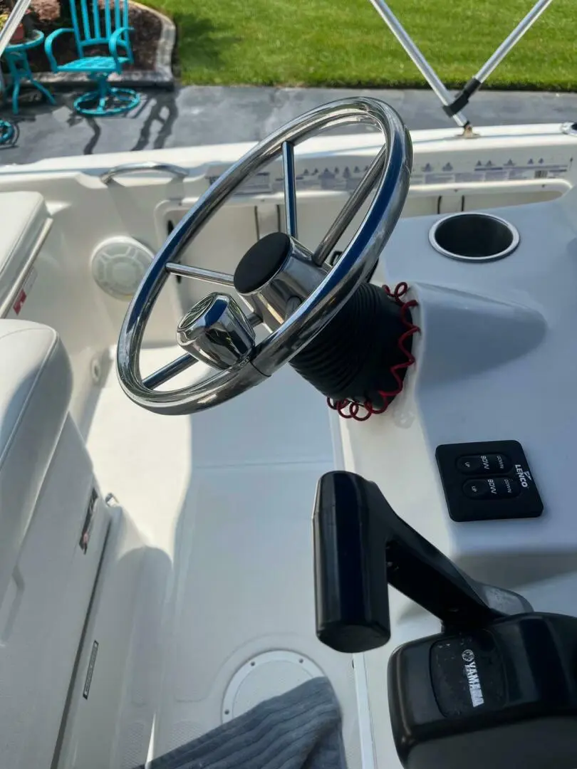 2009 Sailfish 1900 bb bay boat