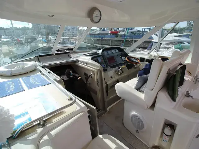 Sea Ray 390