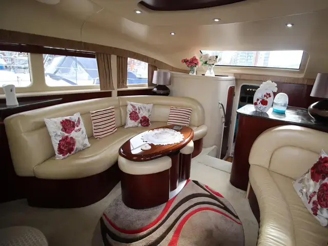 Sea Ray 390