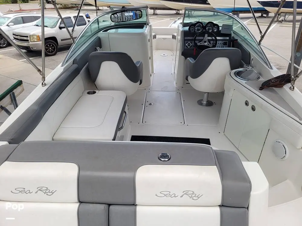 2011 Sea Ray 260 sundeck