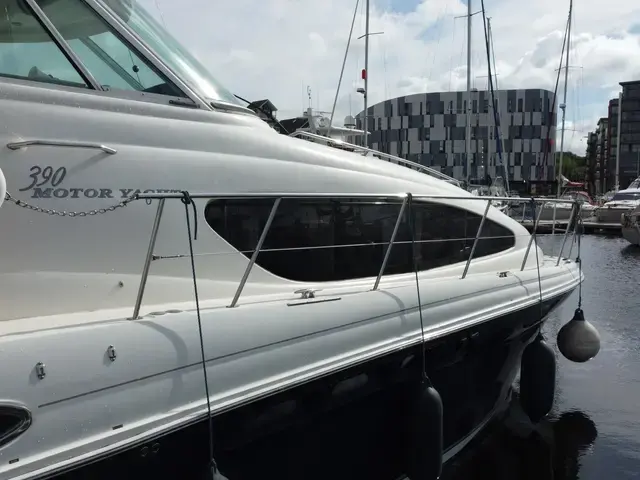 Sea Ray 390