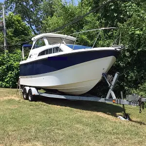 2009 Bayliner Discovery 246