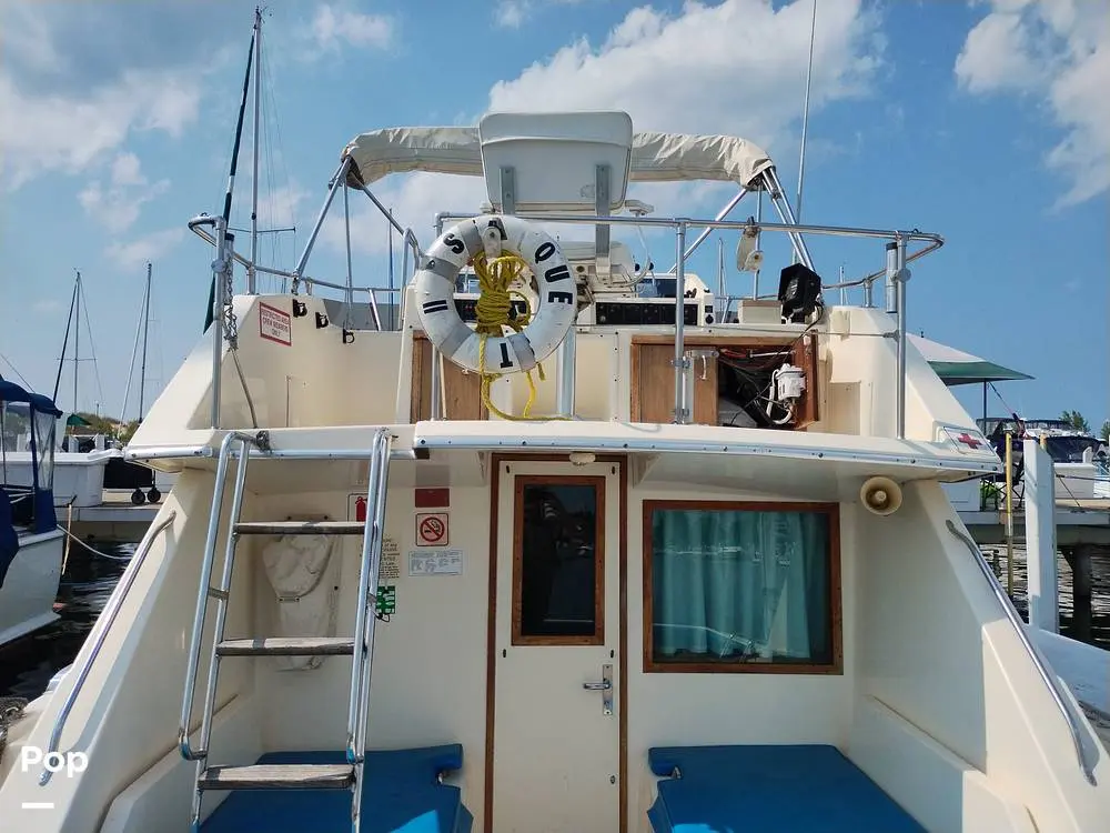 1983 Hatteras 32 flybridge sportfish