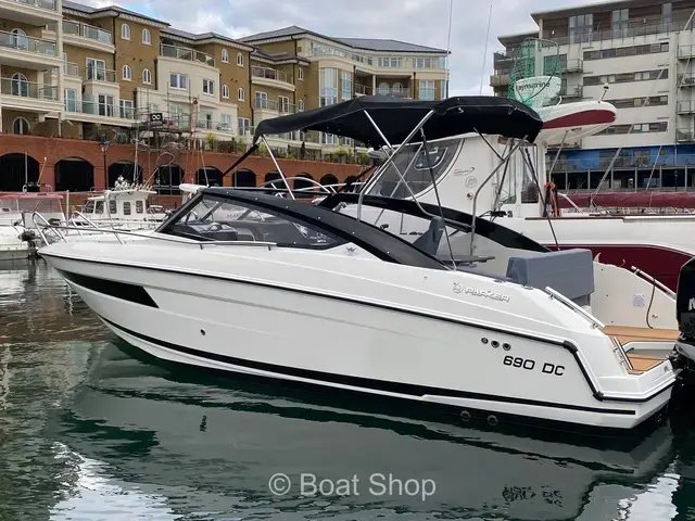 Parker Boats 690 DC