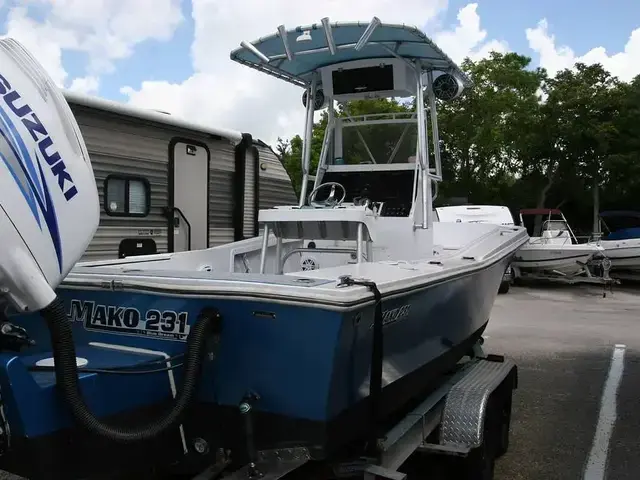 Mako 231 Center Console