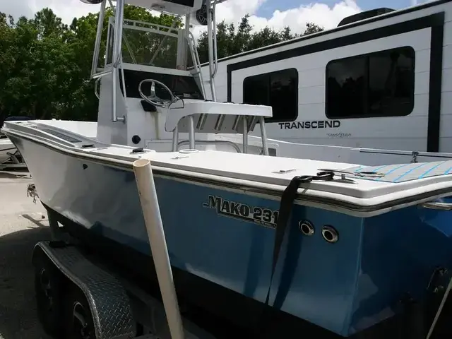 Mako 231 Center Console