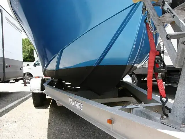 Mako 231 Center Console