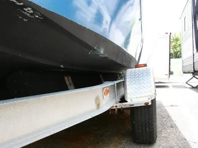 Mako 231 Center Console