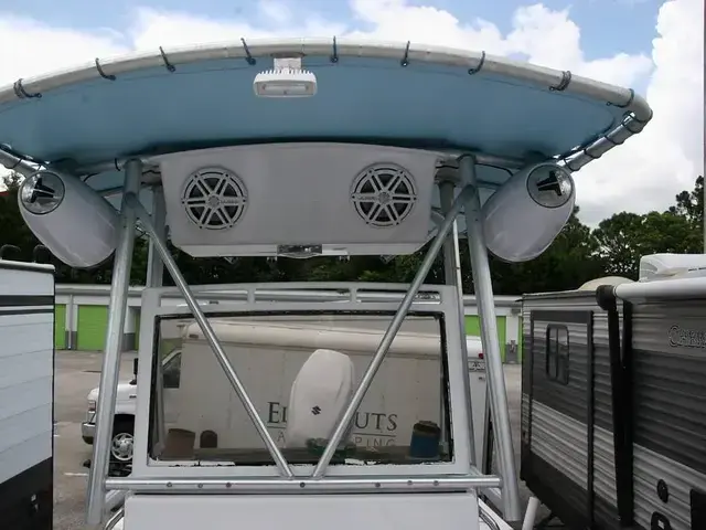 Mako 231 Center Console