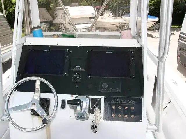 Mako 231 Center Console