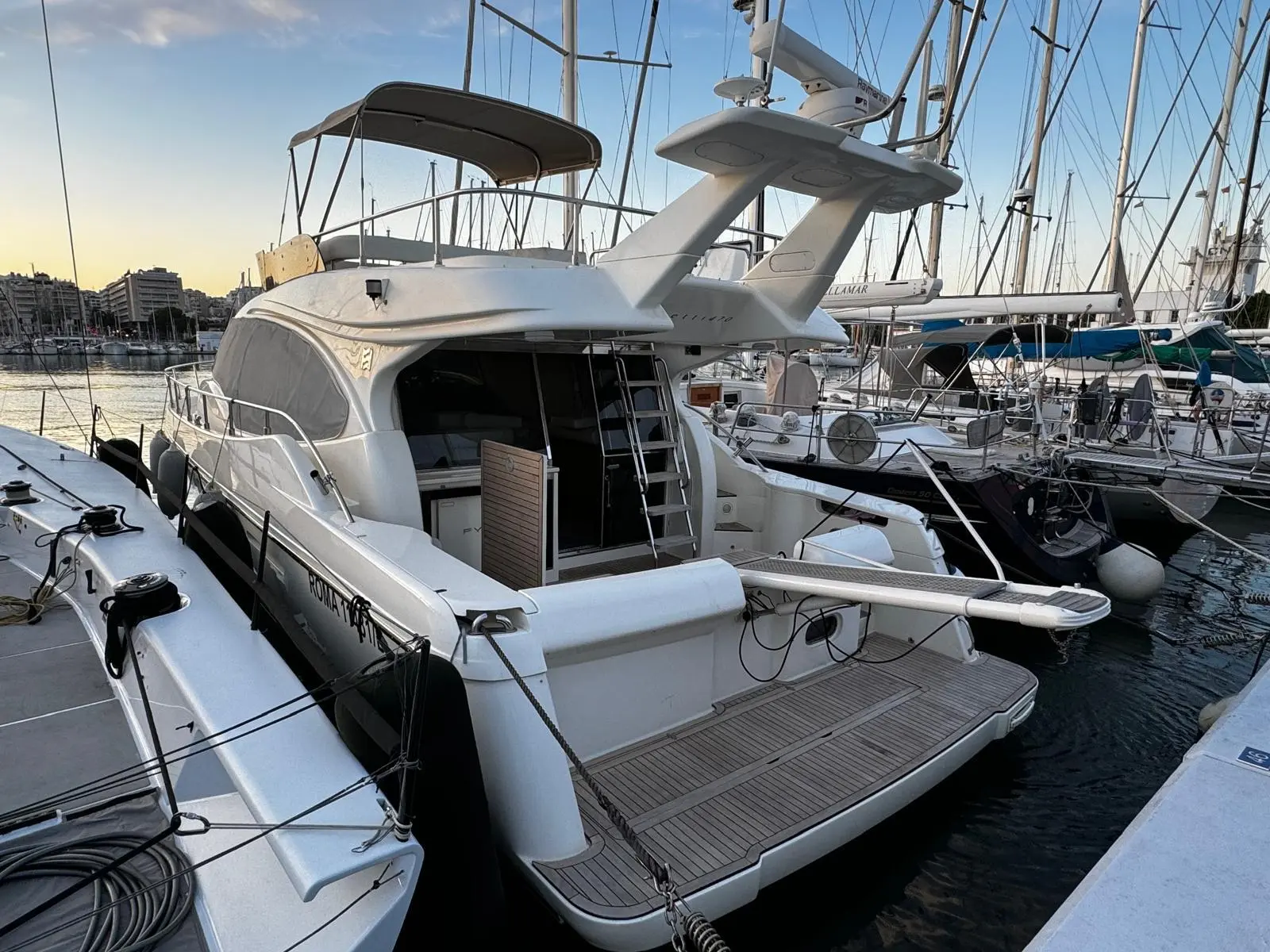 2010 Ferretti 470