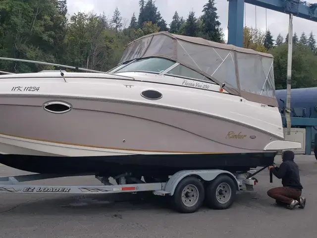 Rinker 250 Fiesta Vee with Trailer