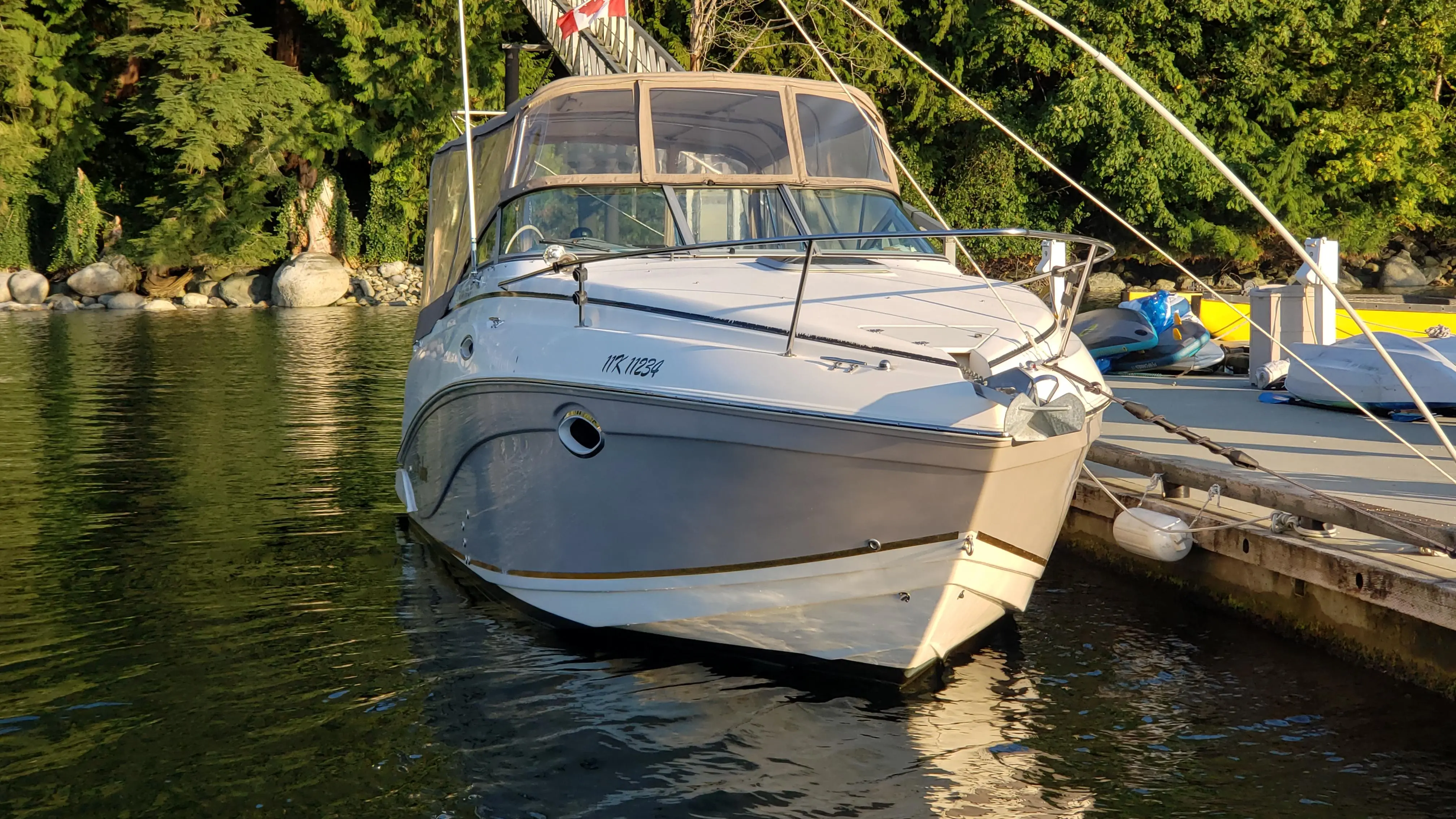 2005 Rinker 250 fiesta vee with trailer