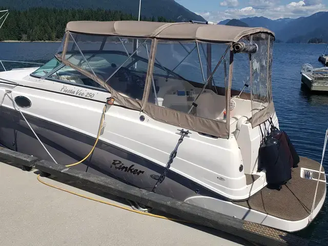 Rinker 250 Fiesta Vee with Trailer