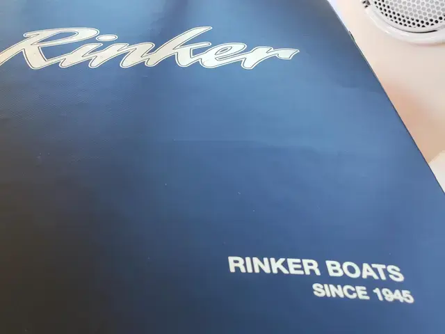 Rinker 250 Fiesta Vee with Trailer