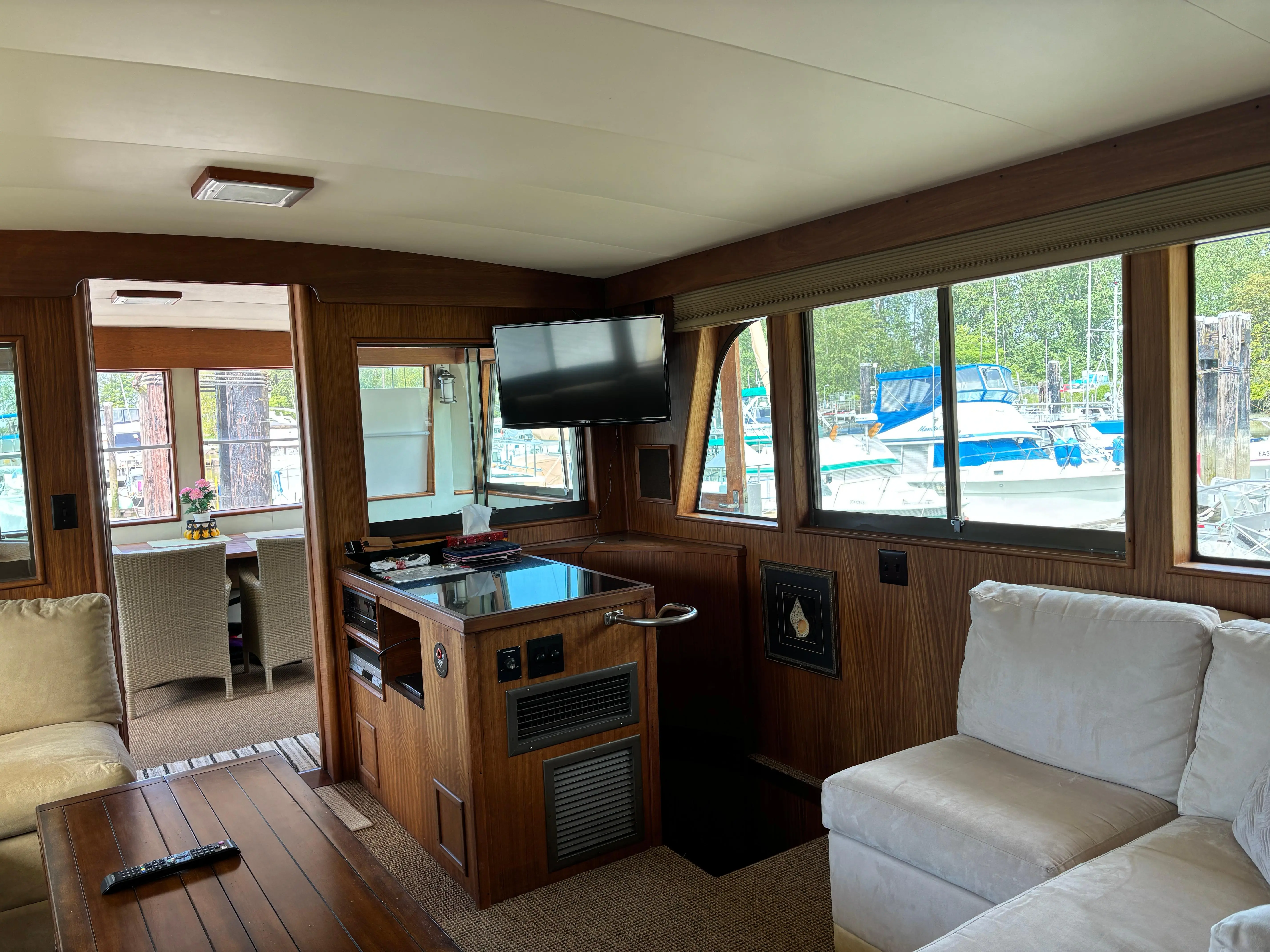 1979 Hatteras 58 long range cruiser