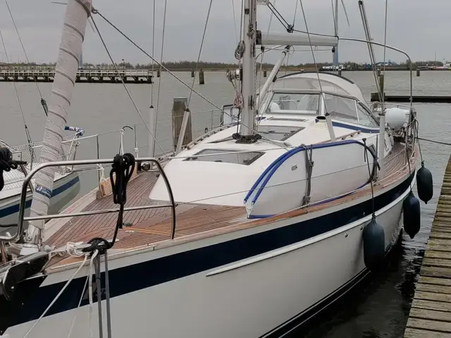 Hallberg-Rassy 372