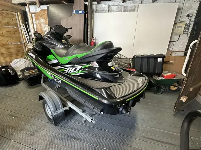 Kawasaki 310 LX jetski