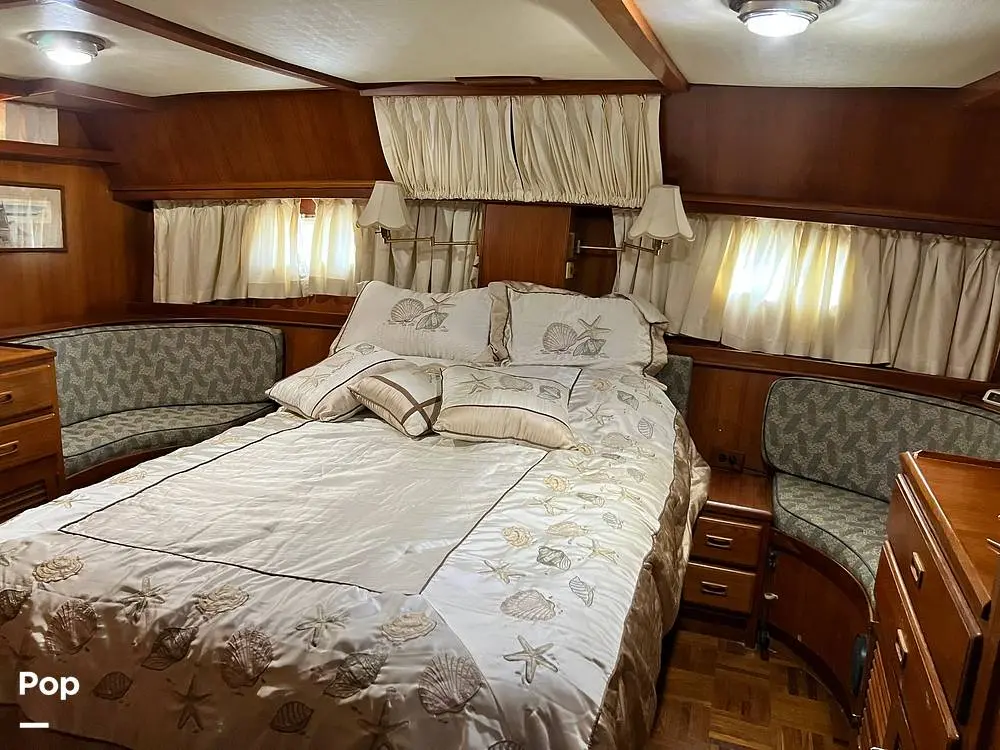 1986 Jefferson 42 sun deck