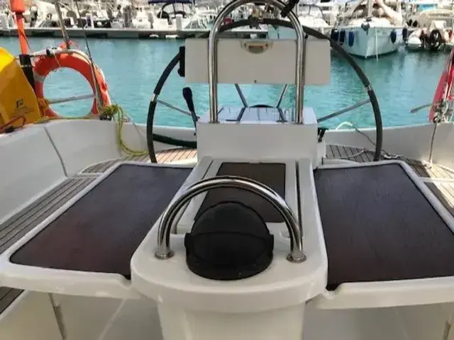 Beneteau Oceanis 351