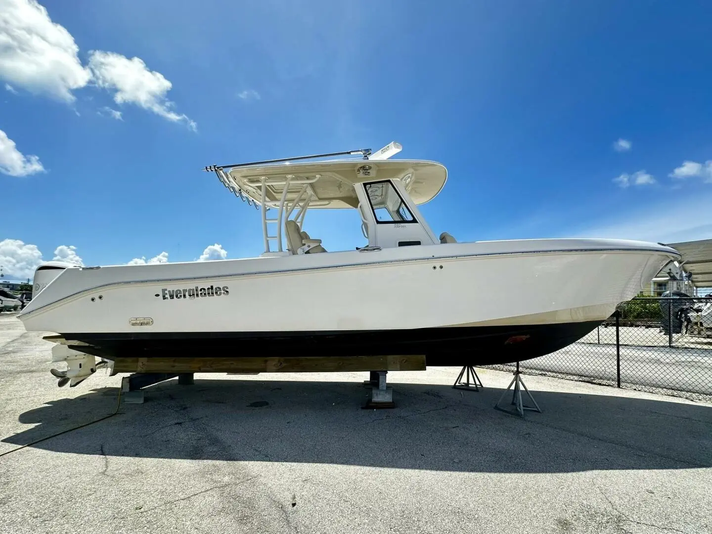 2018 Everglades Boats 335 cc