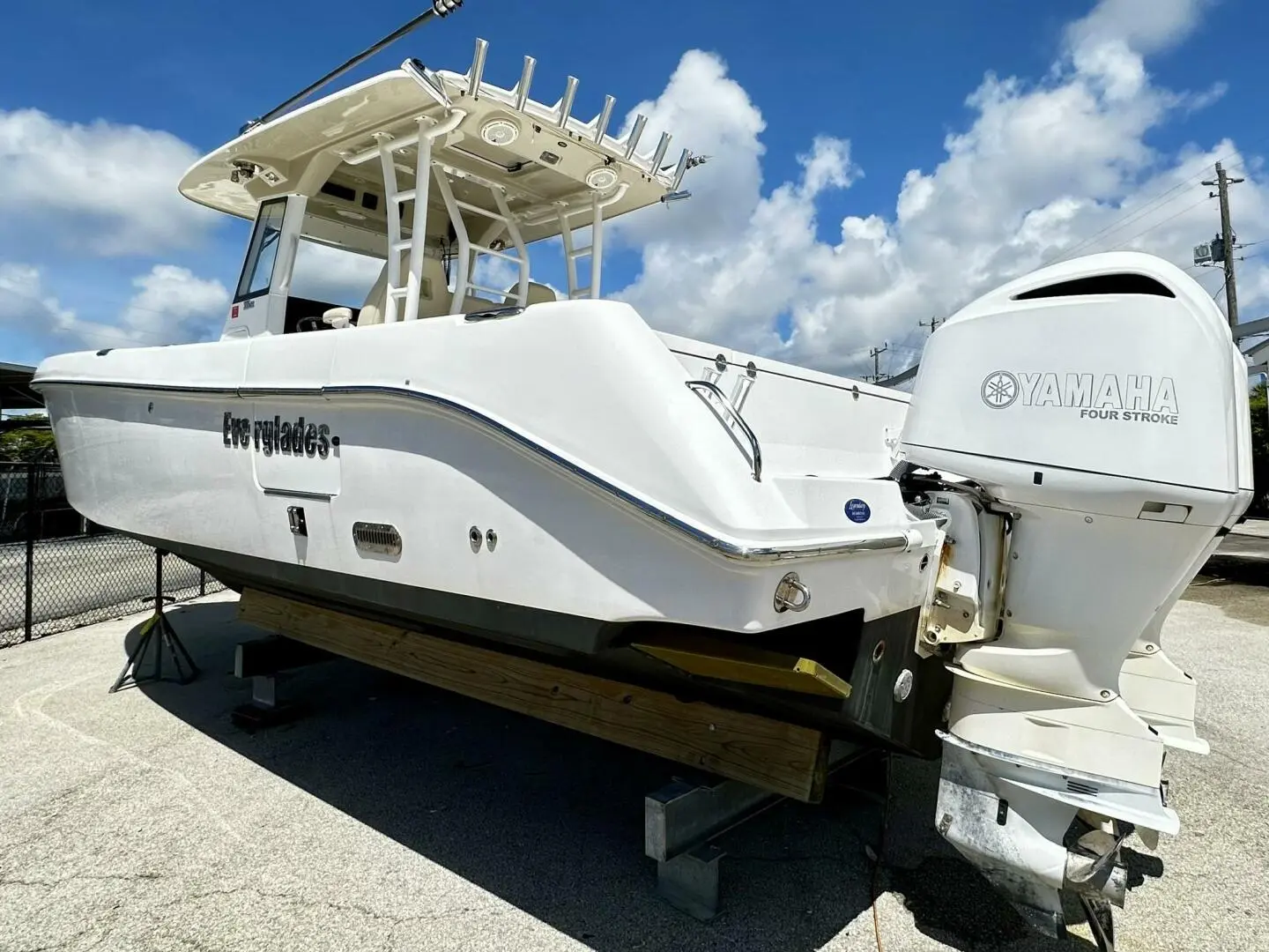 2018 Everglades Boats 335 cc