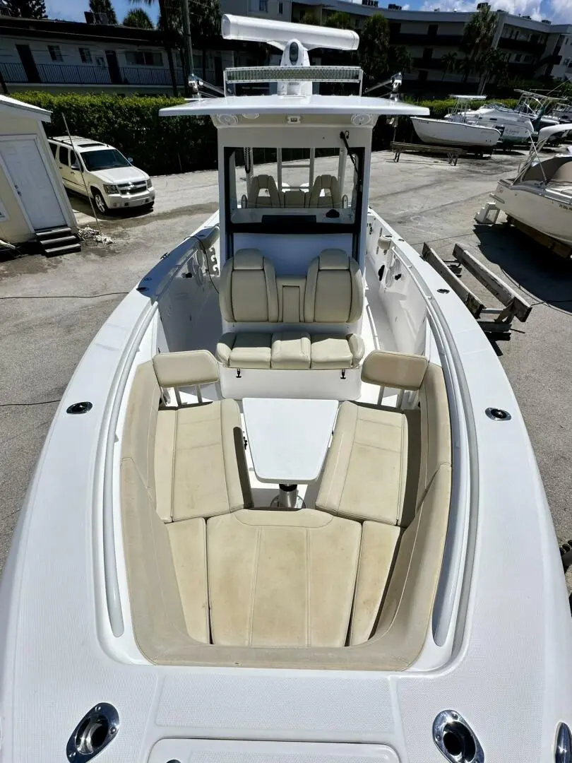 2018 Everglades Boats 335 cc