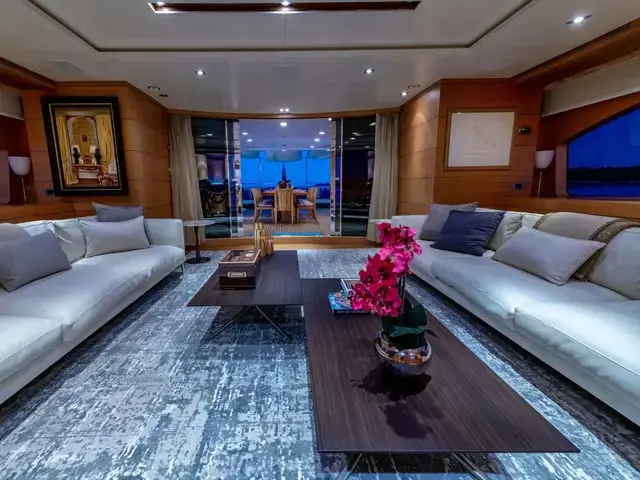 Benetti Classic 121