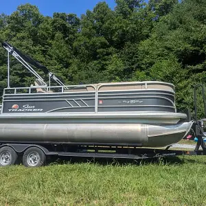 2021 Sun Tracker Party Barge 20 DLX