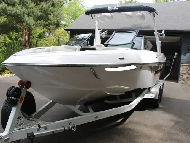 Malibu Wakesetter 25 Lsv