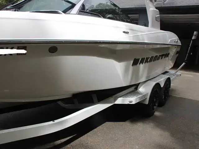 Malibu Wakesetter 25 Lsv