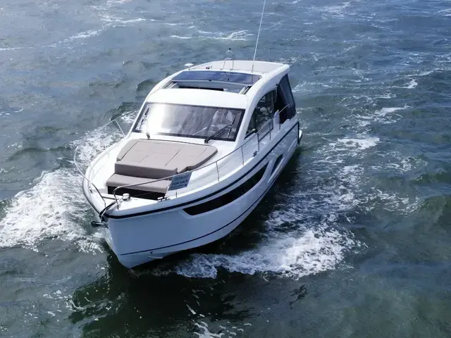 Sealine C390