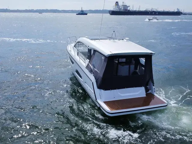 Sealine C390