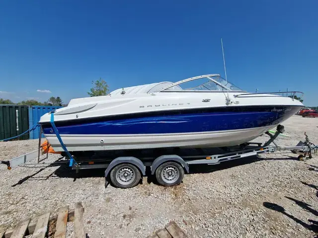 Bayliner 212 Cuddy