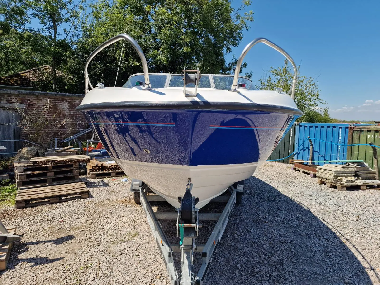 2006 Bayliner 212 capri cuddy