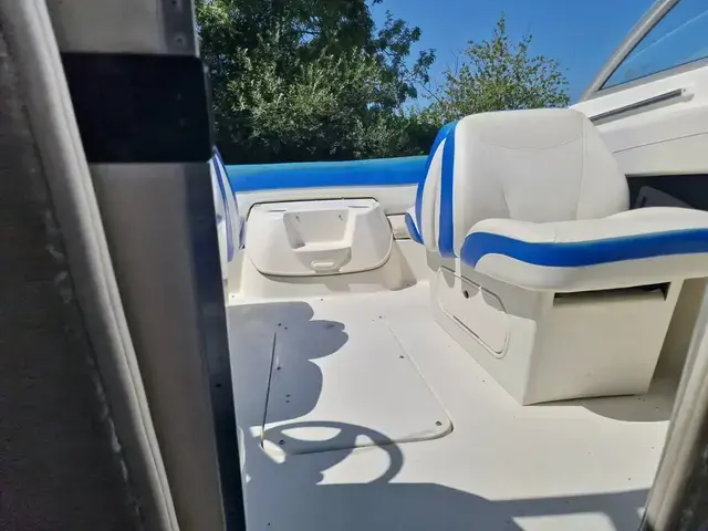 Bayliner 212 Cuddy