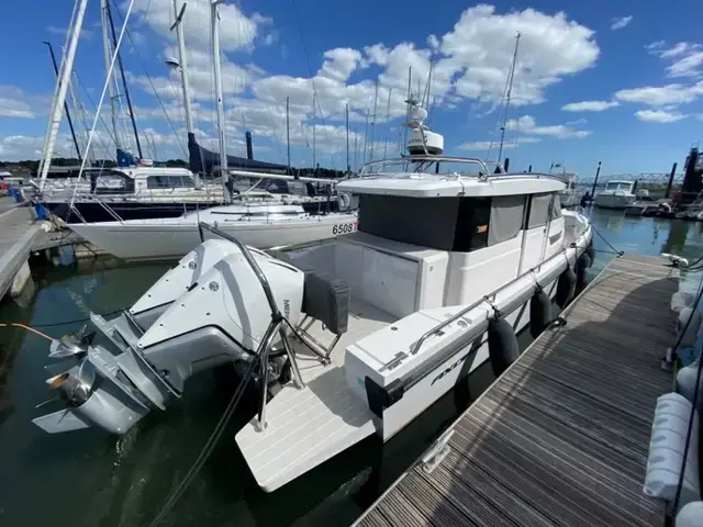 Axopar 37 Sports Cabin