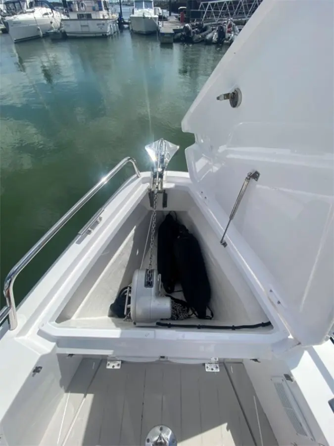 2019 Axopar 37 sport cabin