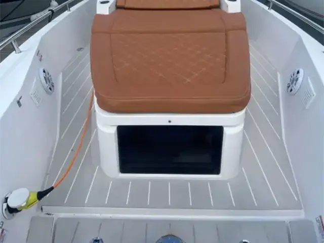 Axopar 37 Sports Cabin