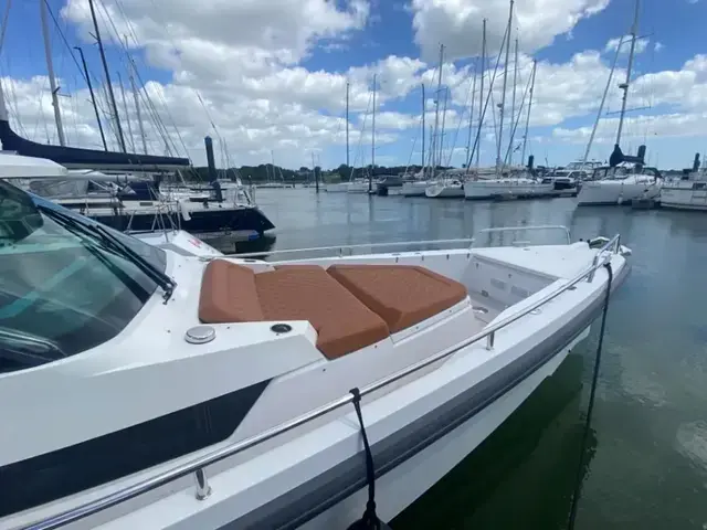 Axopar 37 Sports Cabin