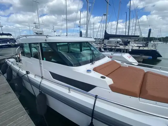 Axopar 37 Sports Cabin